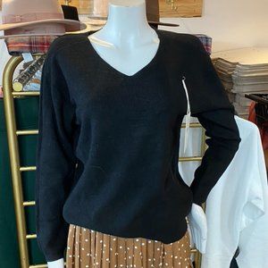 Candelier Cashmere V-Neck Sweater